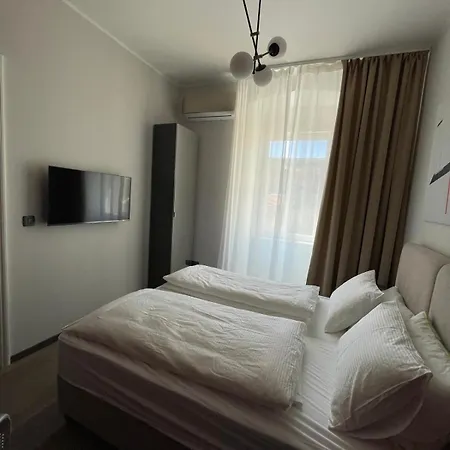 Lejlighed Center 3br With En-suite And Workspace *