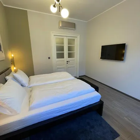 Center 3br With En-suite And Workspace * Rijeka