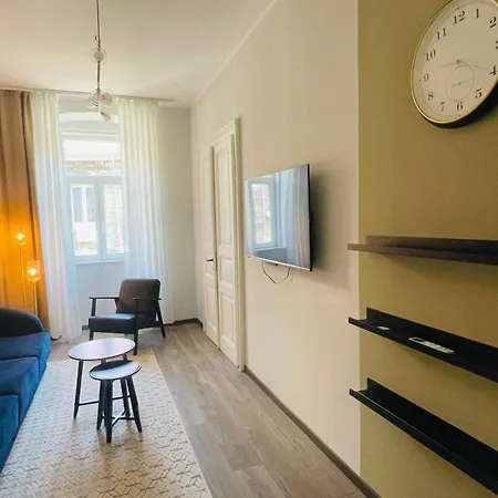 Apartment Center 3br With En-suite And Workspace Rijeka