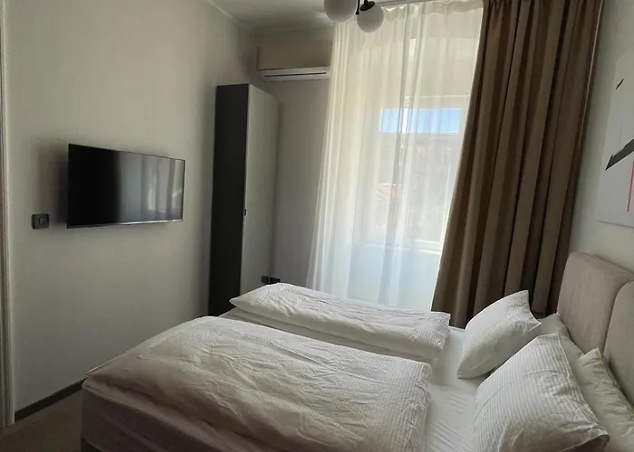 Lejlighed Center 3br With En-suite And Workspace *