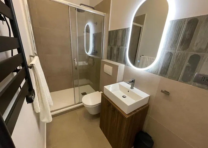 Center 3br With En-suite And Workspace Rijeka
