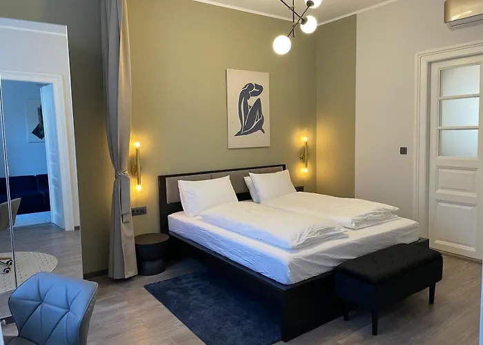 Center 3br With En-suite And Workspace Rijeka