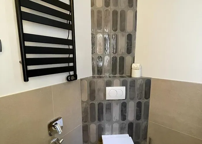 Center 3br With En-suite And Workspace Lejlighed *