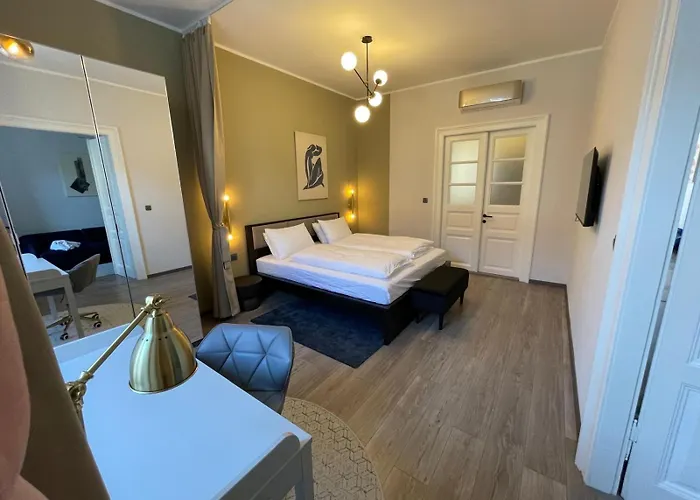 Center 3br With En-suite And Workspace * Rijeka