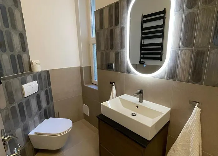 Lejlighed Center 3br With En-suite And Workspace