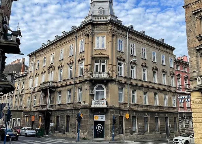 Center 3br With En-suite And Workspace * Rijeka