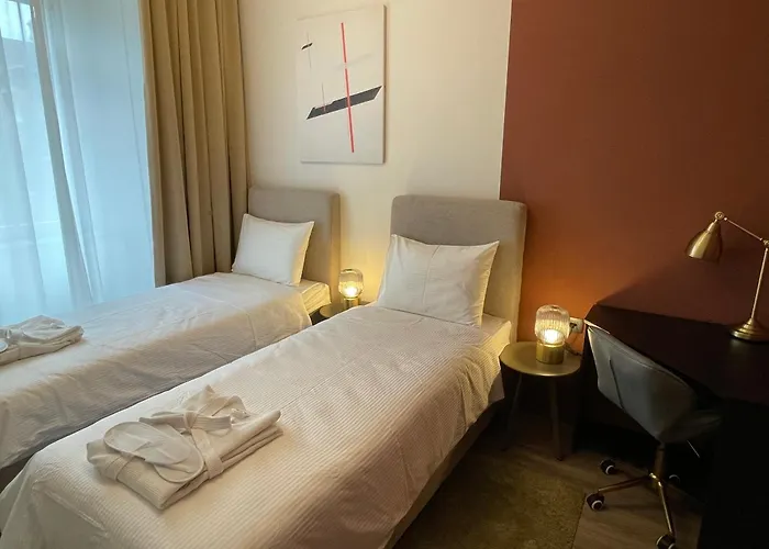 Center 3br With En-suite And Workspace Lejlighed