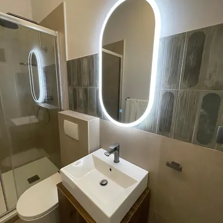 Center 3br With En-suite And Workspace Apartamento