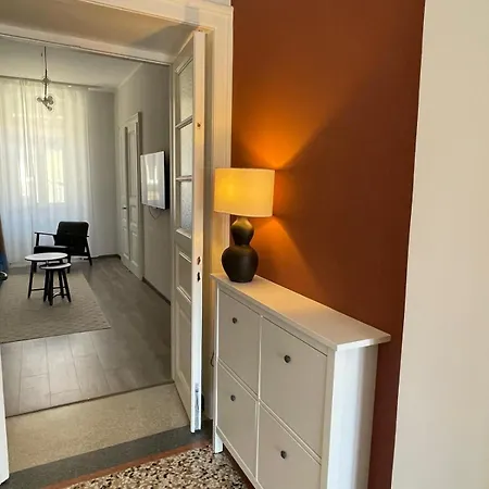 Apartmán Center 3br With En-suite And Workspace *