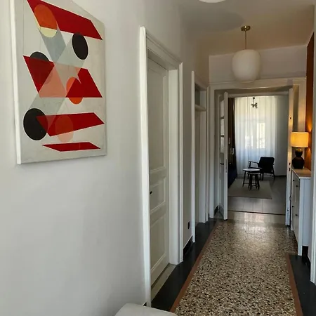 Center 3br With En-suite And Workspace Rijeka