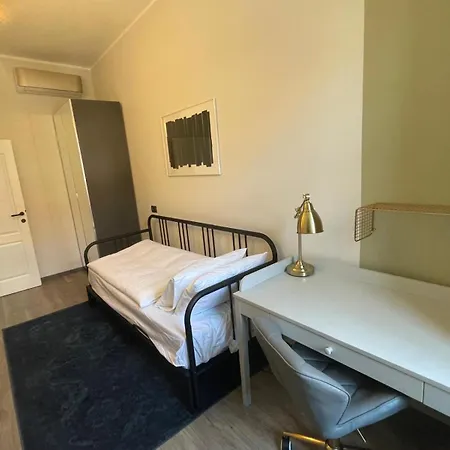 Center 3br With En-suite And Workspace Rijeka