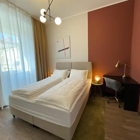 Apartmán Center 3br With En-suite And Workspace
