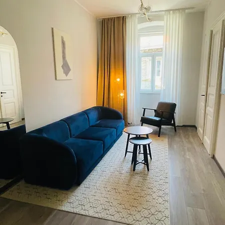 Daire Center 3br With En-suite And Workspace