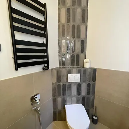 Center 3br With En-suite And Workspace Apartmán *