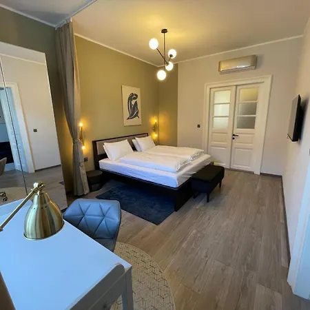 Center 3br With En-suite And Workspace * Rijeka