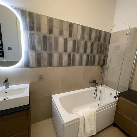 Center 3br With En-suite And Workspace Apartmán Rijeka