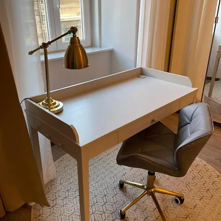 Center 3br With En-suite And Workspace Rijeka