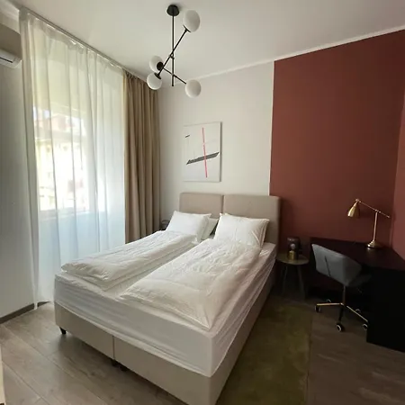 Apartmán Center 3br With En-suite And Workspace