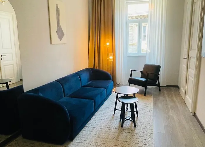 Apartmán Center 3br With En-suite And Workspace