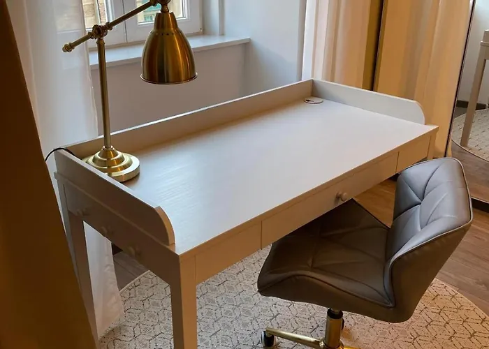 Center 3br With En-suite And Workspace Rijeka